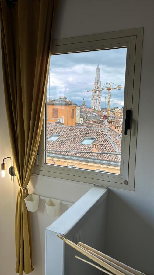 Tower 22 - Centre And Near Train Station Apartment Modena Ngoại thất bức ảnh