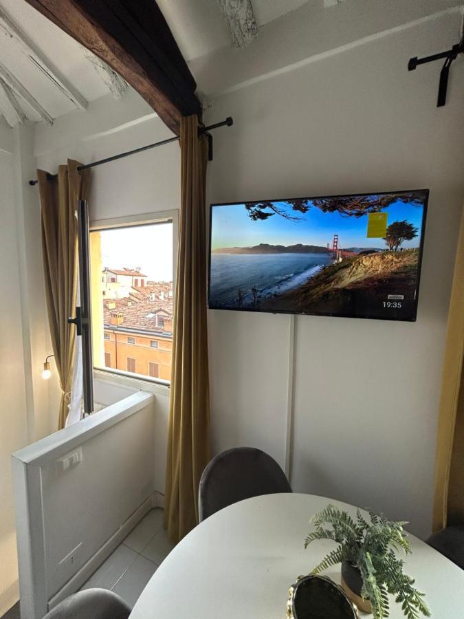 Tower 22 - Centre And Near Train Station Apartment Modena Ngoại thất bức ảnh