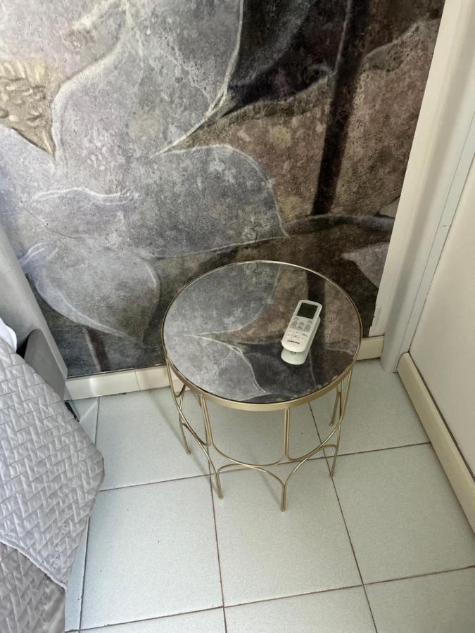 Tower 22 - Centre And Near Train Station Apartment Modena Ngoại thất bức ảnh
