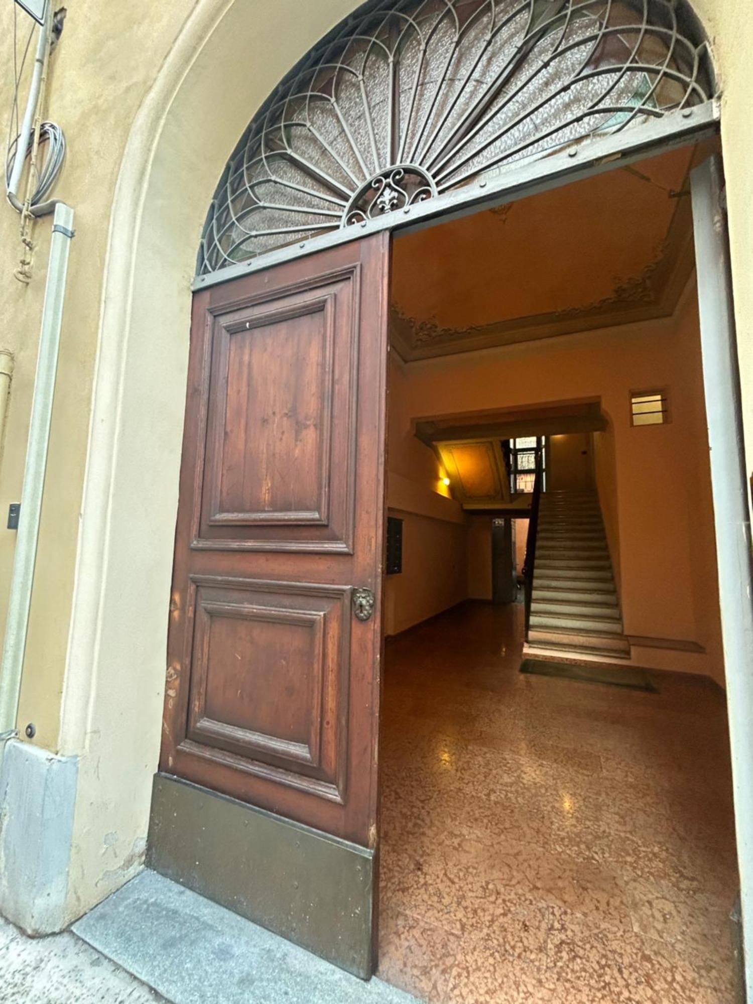 Tower 22 - Centre And Near Train Station Apartment Modena Ngoại thất bức ảnh
